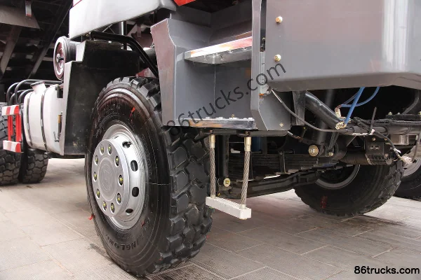 Sinotruk Yuanwei Heavy Truck 290 hp 6X4(10 wheels) 5.6m Dump Truck Chassis (1) | 86Trucks