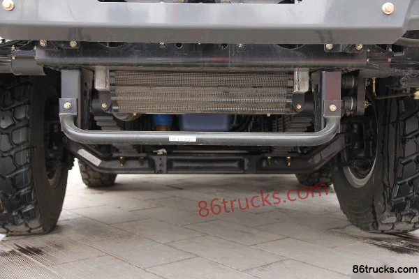 Sinotruk Yuanwei Heavy Truck 260hp 8X4(12 wheels) 6.5m Dump Truck Chassis (1) | 86Trucks