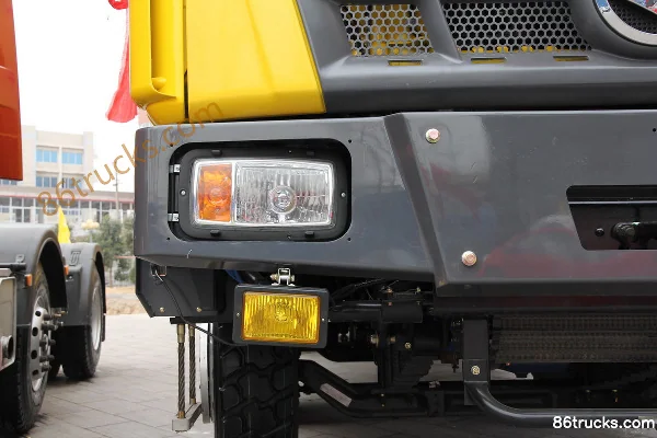 Sinotruk Yuanwei Heavy Truck 260hp 8X4(12 wheels) 6.5m Dump Truck Exterior (2) | 86Trucks
