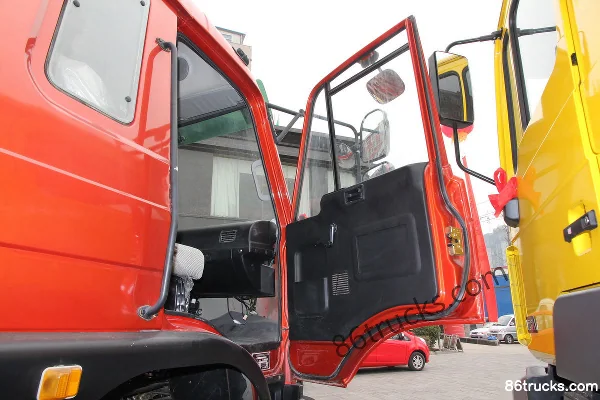 Sinotruk Yuanwei Heavy Truck 280hp 8X4(12 wheels) 7.4m Dump Truck Cab (1) | 86Trucks