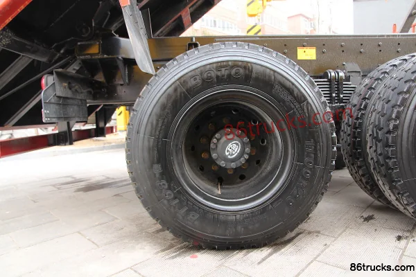 Sinotruk Yuanwei Heavy Truck 280hp 8X4(12 wheels) 7.4m Dump Truck Chassis (2) | 86Trucks