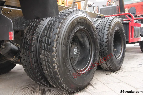 Sinotruk Yuanwei Heavy Truck 280hp 8X4(12 wheels) 7.4m Dump Truck Chassis (1) | 86Trucks