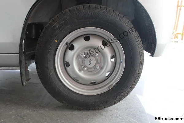 Karry Youjin 2010 1.0L 68 ch 4X2(6 roues) essence camion plateau simple cabine 2,5 m (basique) Châssis (1) | 86Trucks