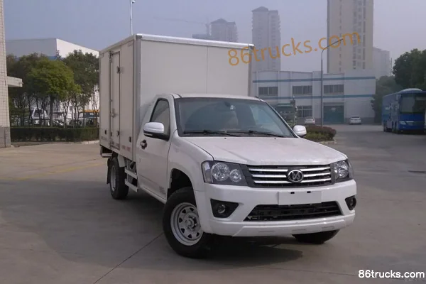 Qiling Auto T100 2018 Model Wealth Edition 2.8T Diesel 109 hp 2WD Single Row Pickup Exterior