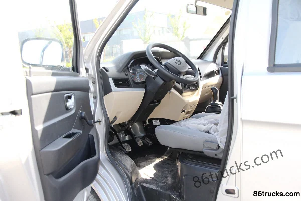 Changan Kuayue Wang X5 1.5L 112 hp 4X2(6 wheels) 3.1m Double Row Flatbed Light Truck (Long Cargo Box) Cab (2) | 86Trucks