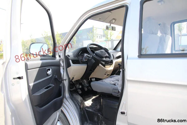 Changan Kuayue Wang X5 1.5L 112 hp 4X2(6 wheels) 3.1m Double Row Flatbed Light Truck (Long Cargo Box) Cab (1) | 86Trucks