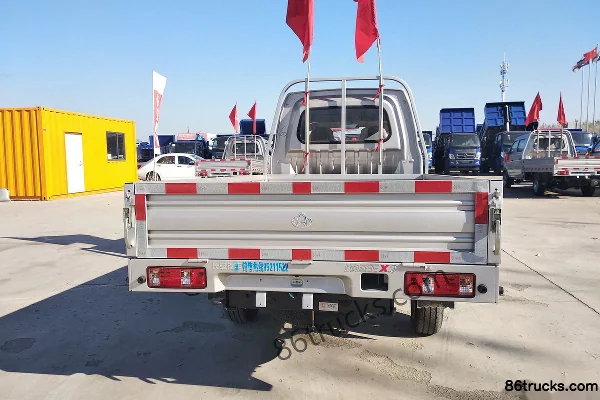 Changan Kuayue Wang X3 Luxury 1.6L CNG 105 hp 4X2(6 wheels) 2.71m double-row flatbed light truck (China VI) Body (3) | 86Trucks