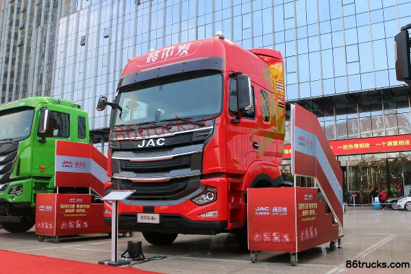 JAC Gallop New A5 Heavy Truck 560 hp 6X4(10 wheels) AMT Automatic Tractor Truck Exterior (3) | 86Trucks