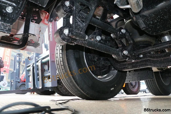 JAC Gallop K5X heavy truck standard load 290 hp 6X2(8 wheels) 8.5m van cargo truck Chassis (2) | 86Trucks