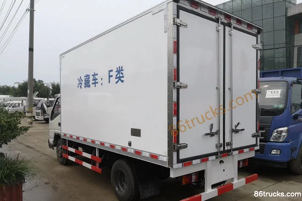 JMC Shunda 116hp 4X2(6 wheels) 4.05m Refrigerated Truck (Jiangte Brand) Exterior (3) | 86Trucks