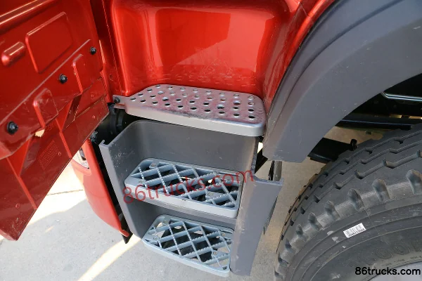 FAW Jiefang Qingdao HanV Heavy Truck 2.0 Edition 260 hp 6X2(8 wheels) 7.7m Stake Truck (Ratio 4.444) Cab (3) | 86Trucks
