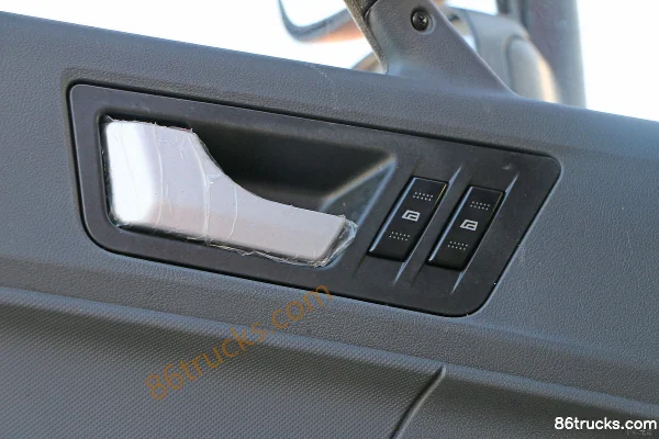 FAW Jiefang Qingdao HanV Heavy Truck 2.0 Edition 260 hp 6X2(8 wheels) 7.7m Stake Truck (Ratio 4.444) Cab (2) | 86Trucks