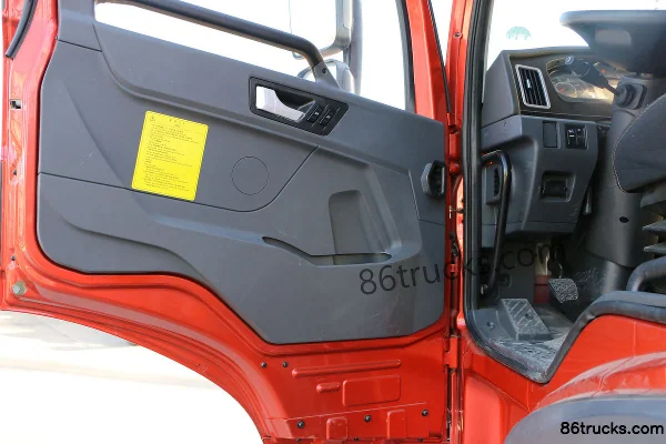 FAW Jiefang Qingdao HanV Heavy Truck 2.0 Edition 260 hp 6X2(8 wheels) 7.7m Stake Truck (Ratio 4.444) Cab (1) | 86Trucks