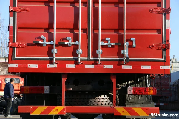 FAW Jiefang Qingdao HanV Heavy Truck 2.0 Edition 260 hp 6X2(8 wheels) 7.7m Stake Truck (Ratio 4.444) Body (3) | 86Trucks