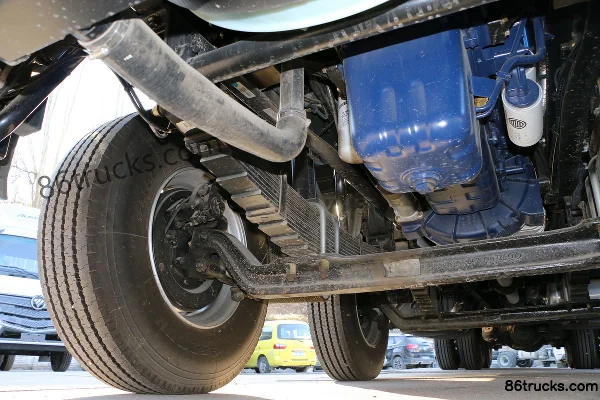 FAW Jiefang Qingdao Tu V heavy truck 350 hp 8X4(12 wheels) 9.5m stake truck (Xichai) Chassis (2) | 86Trucks
