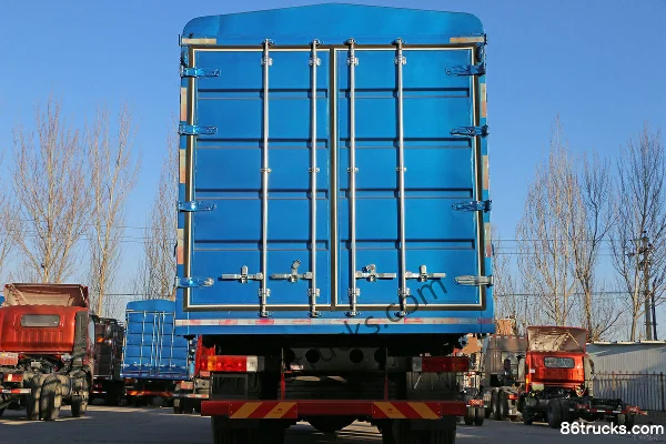 FAW Jiefang Qingdao Tu V heavy truck 350 hp 8X4(12 wheels) 9.5m stake truck (Xichai) Body (1) | 86Trucks