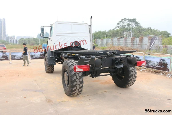 Mercedes-Benz Unimog U4000 220hp 4X4(6 wheels) Off-road Cargo Truck Chassis Exterior (3) | 86Trucks
