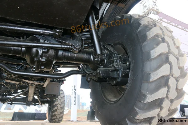 Mercedes-Benz Unimog U4000 220hp 4X4(6 wheels) Off-road Cargo Truck Chassis (2) | 86Trucks