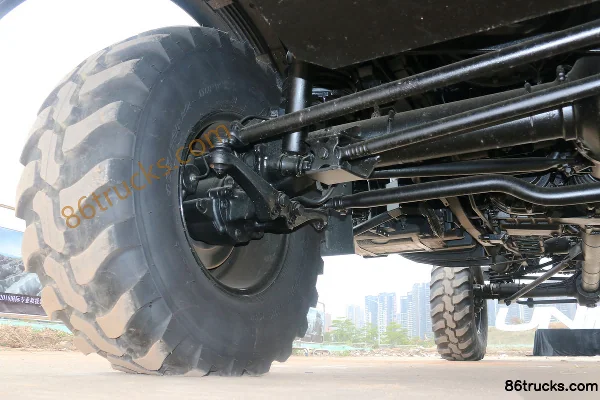 Mercedes-Benz Unimog U4000 220hp 4X4(6 wheels) Off-road Cargo Truck Chassis (1) | 86Trucks