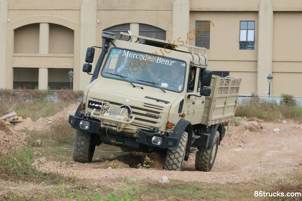 Mercedes-Benz Unimog U4000 220hp 4X4(6 wheels) Off-road Rescue Truck Exterior