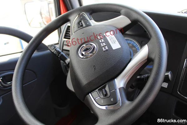 Dongfeng Lituo T20 150 hp 4X2(6 wheels) 4.2 m dump truck Cab (3) | 86Trucks