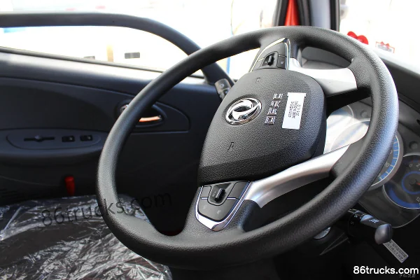 Dongfeng Lituo T20 150 hp 4X2(6 wheels) 4.2 m dump truck Cab (2) | 86Trucks