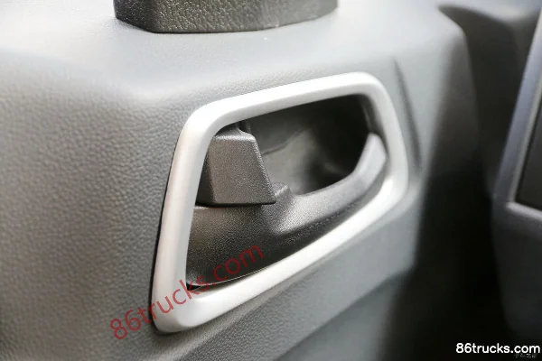 Yuejin Chaoyue C500-33 2019 140 ch 4X2(6 roues) camion fourgon 4,14 m cabine simple (3) | 86Trucks