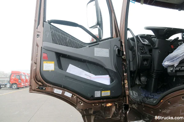 FAW Jiefang New J6P Heavy Truck Leading Edition Four-Season 550hp 6X4(10 wheels) Tractor Truck Cab (2) | 86Trucks