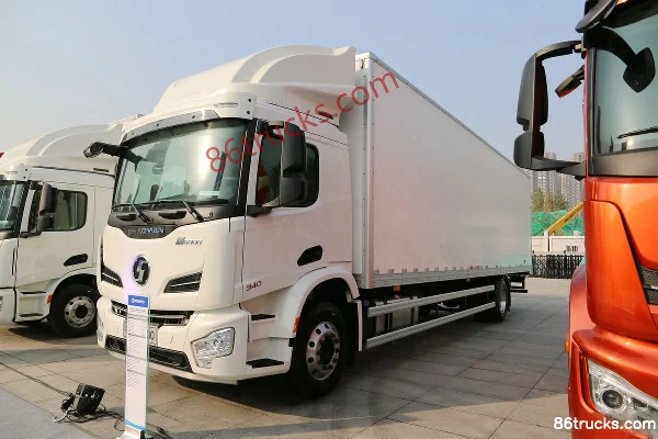 SHACMAN Delong M6000 340 hp 4X2(6 wheels) Cargo Truck Exterior (3) | 86Trucks