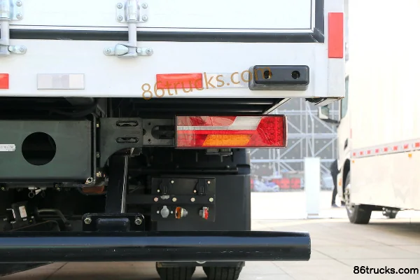 SHACMAN Delong M6000 340 hp 4X2(6 wheels) Cargo Truck Body (3) | 86Trucks
