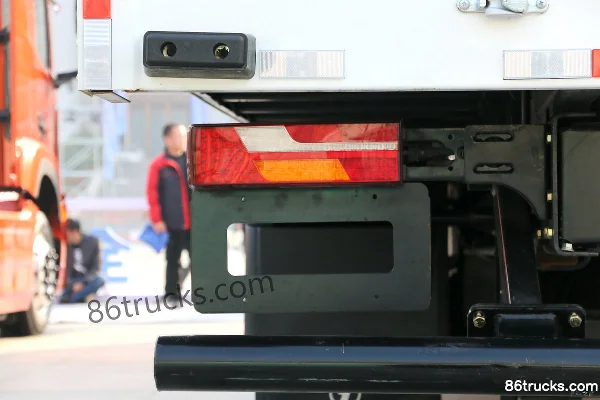 SHACMAN Delong M6000 340 hp 4X2(6 wheels) Cargo Truck Body (2) | 86Trucks