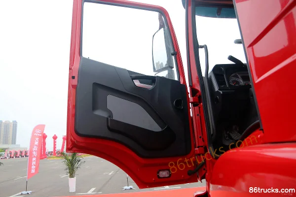 NanJun Ruiyu K50D 220 hp 6X4(10 wheels) 4.6m Dump Truck Cab (1) | 86Trucks