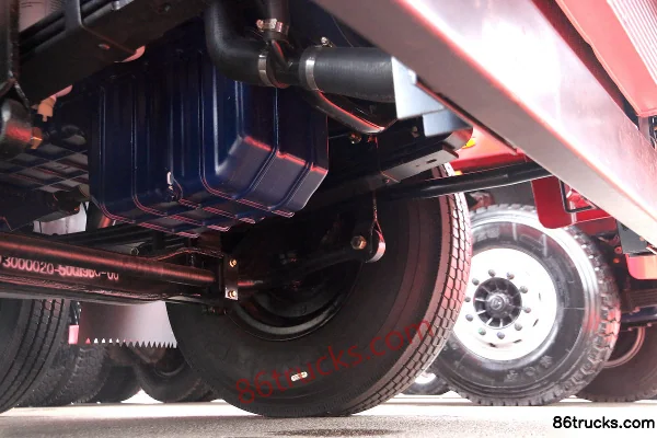NanJun Ruiyu K60G 300 hp 6X2(8 wheels) 9.47m Center Axle Cargo Truck Chassis (3) | 86Trucks