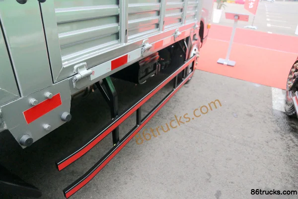 NanJun Ruijie D30 170hp 4X2(6 wheels) 4.15m single-row flatbed light truck Body (3) | 86Trucks