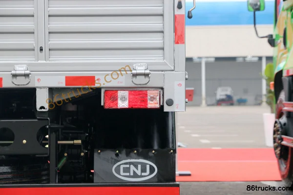 NanJun Ruijie D30 170hp 4X2(6 wheels) 4.15m single-row flatbed light truck Body (2) | 86Trucks