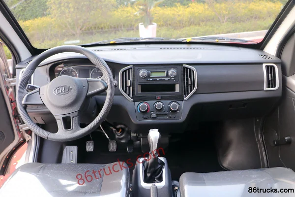 NanJun Ruishuai C Series Deluxe 1.5L 112hp 4X2(6 wheels) Gasoline 2.515m Double Row Flatbed Mini Truck (China VI) Cab (3) | 86Trucks