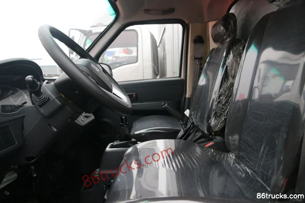 NanJun Ruishuai FE 2.53T 4X2(6 wheels) 3.25m Single Row Pure Electric Van Micro Truck 39kWh Interior (3) | 86Trucks