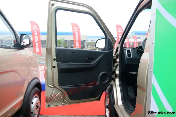 NanJun Ruishuai FE 2.53T 4X2(6 wheels) 3.25m Single Row Pure Electric Van Micro Truck 39kWh Interior (1) | 86Trucks