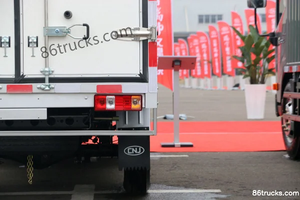 NanJun Ruishuai FE 2.53T 4X2(6 wheels) 3.25m Single Row Pure Electric Van Micro Truck 39kWh Body (3) | 86Trucks