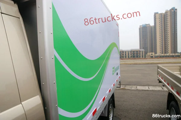 NanJun Ruishuai FE 2.53T 4X2(6 wheels) 3.25m Single Row Pure Electric Van Micro Truck 39kWh Body (1) | 86Trucks