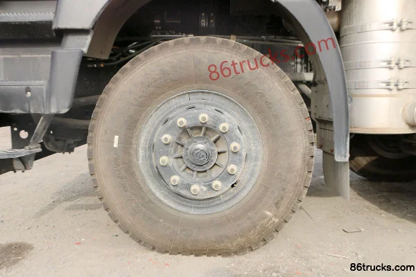 SAIC Hongyan New King Kong M500 Heavy-Duty 430hp 8X4(12 wheels) 8.6m Dump Truck Chassis (2) | 86Trucks