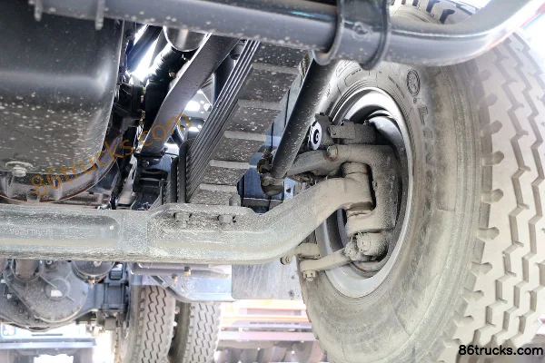 SAIC Hongyan Genlyon C500 Heavy Truck Northern Edition 520hp 6X4(10 wheels) Tractor Truck Chassis (3) | 86Trucks
