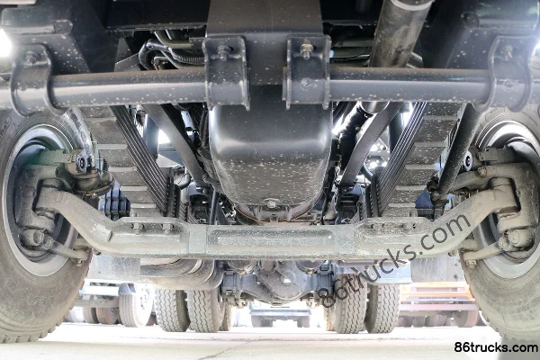 SAIC Hongyan Genlyon C500 Heavy Truck Northern Edition 520hp 6X4(10 wheels) Tractor Truck Chassis (1) | 86Trucks