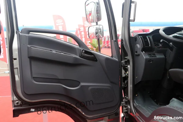 NanJun Ruijie D30EG 4.15m single-row pure electric cargo truck light truck 93kWh 4X2(6 wheels) Interior (1) | 86Trucks
