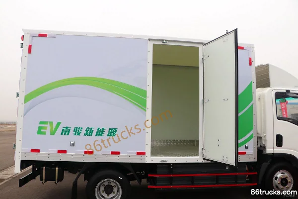 NanJun Ruiji J30EG 4.15m Single Row Extended-Range Electric Van Light Truck 77kWh 4X2(6 wheels) Body (1) | 86Trucks