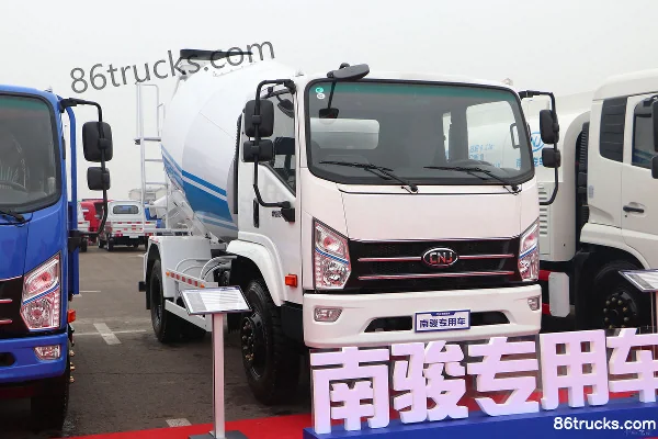 NanJun NanJun Ruiji J30 concrete mixer truck