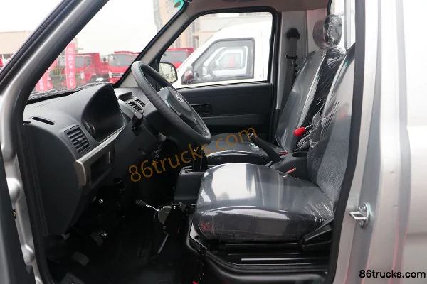 NanJun Ruiyi F2-series Multi-purpose 1.3L 87 hp Gasoline 4X2(6 wheels) 3.05m dump truck Cab (3) | 86Trucks