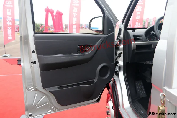 NanJun Ruiyi F2-series Multi-purpose 1.3L 87 hp Gasoline 4X2(6 wheels) 3.05m dump truck Cab (1) | 86Trucks