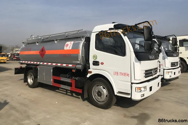 Dongfeng Duolika D7 150 hp 4X2(6 wheels) Fuel Tanker Truck (Chusheng Brand) Exterior