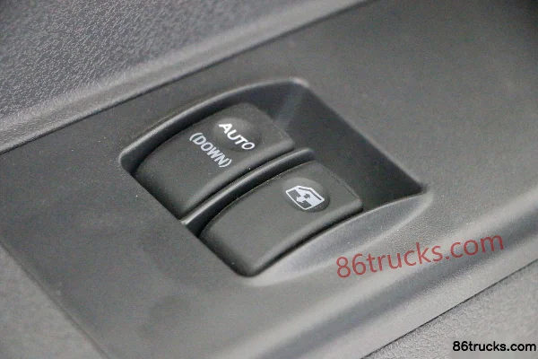 JAC Shuailing i3 3.12T 3.5m Single Row Electric Van Micro Truck 58.752kWh 4X2(6 wheels) Interior (3) | 86Trucks